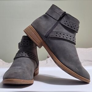 ​American Eagle Grey Faux Suede Moto Strappy Ankle Boots - Size 8​